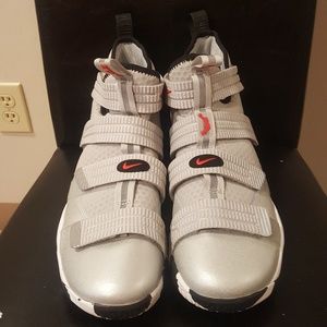 Nike Lebron Zoom Soldier 11 Silver Bullet